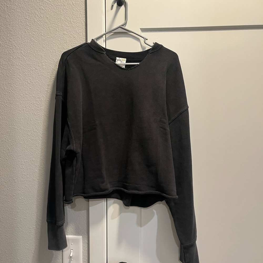 Black Cropped Crewneck Sweatshirt